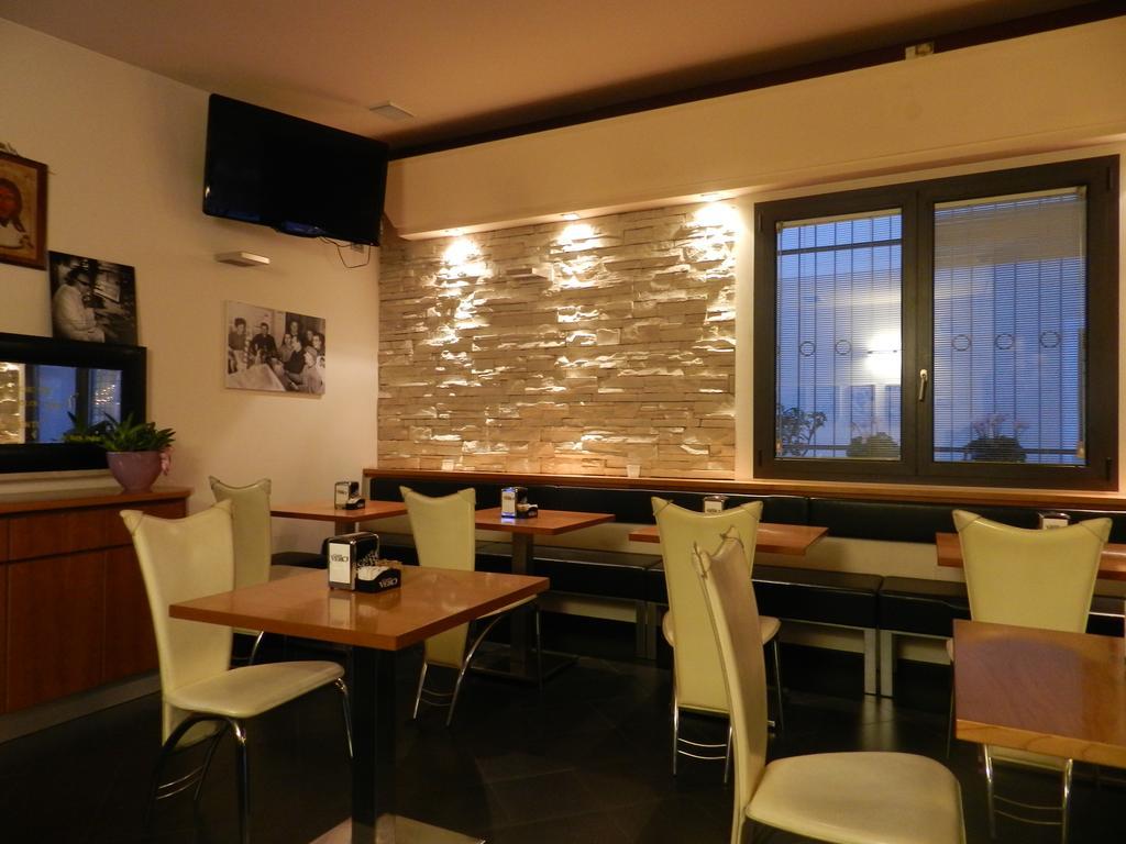 Locanda Trattoria Caffe Cavour Cittadella Exterior foto